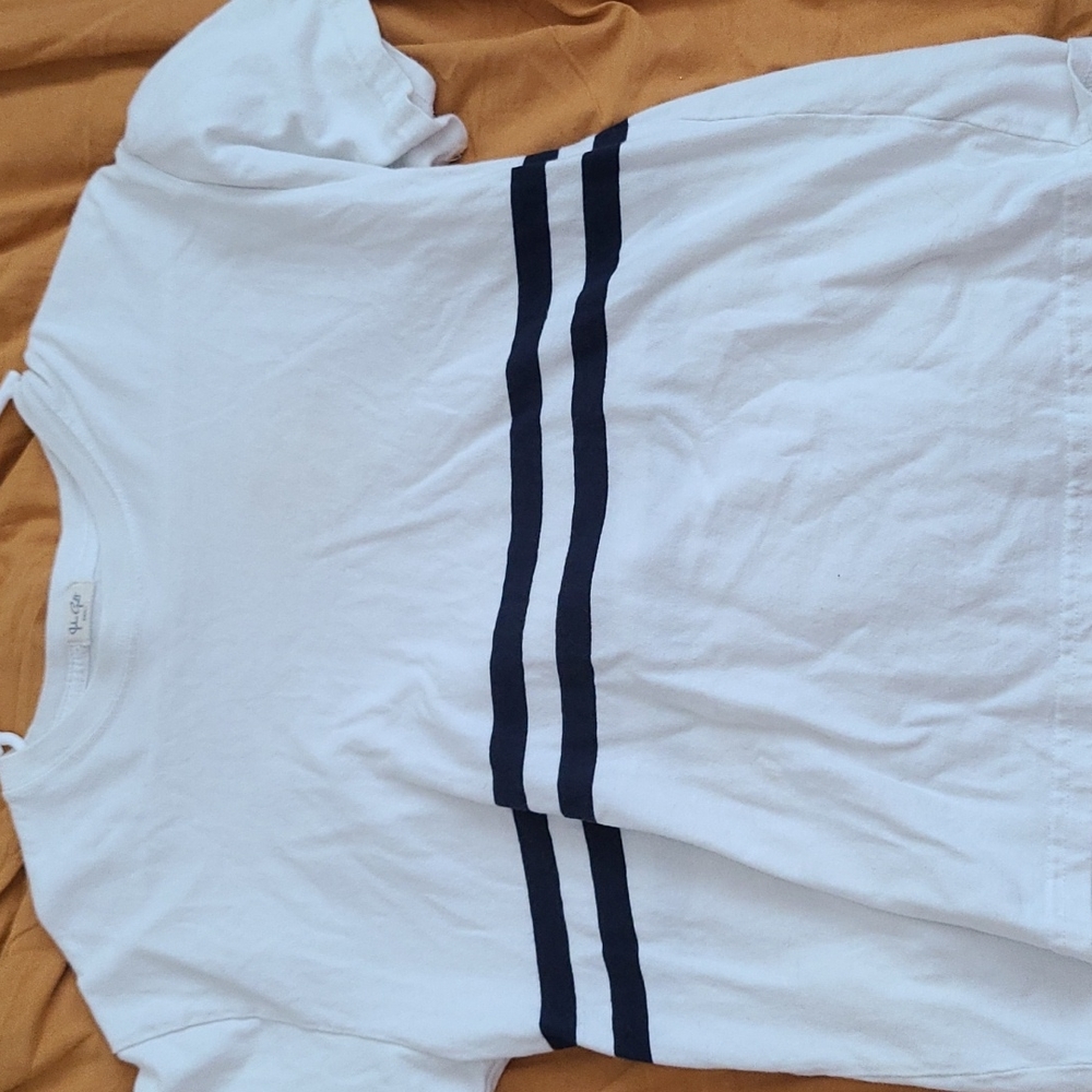 Cute brandy Melville shirt